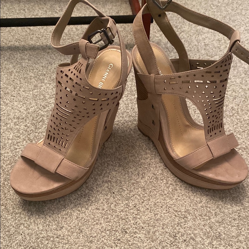 Gianni Bini Women's Tan Wedge Sandals